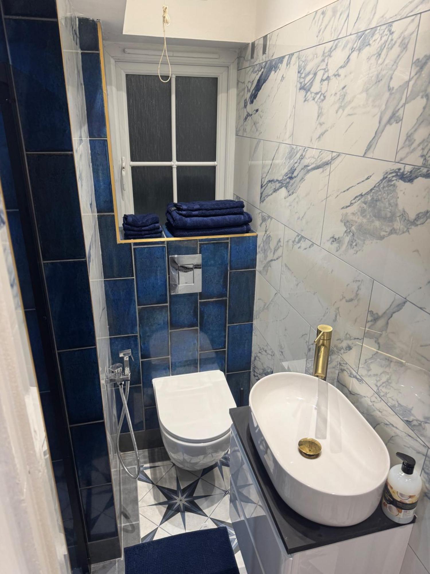 Apartment - - Sleeps 2 - Parking - 97ws *