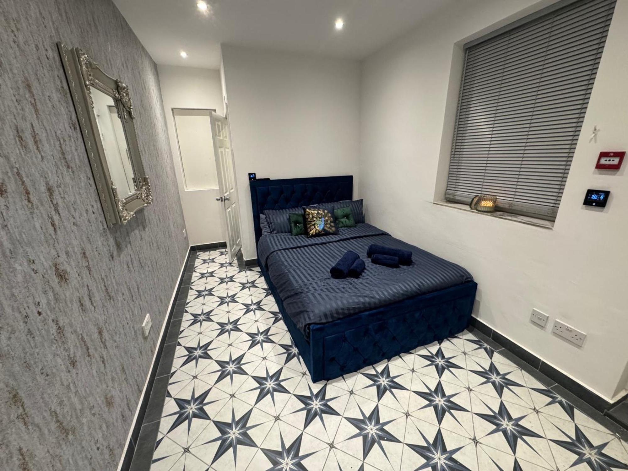- - Sleeps 2 - Parking - 97ws