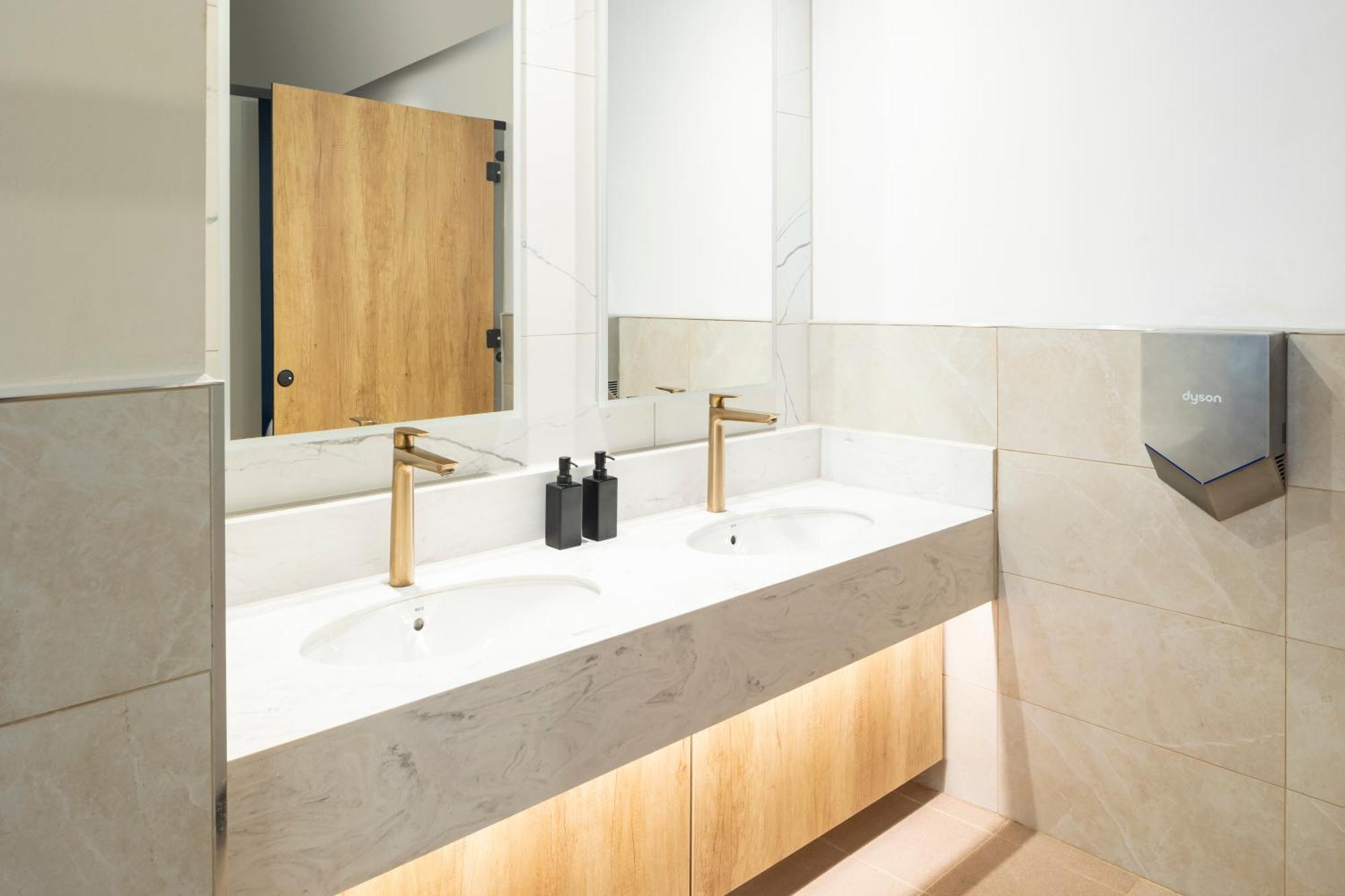 - Cheltenham By Ihg
