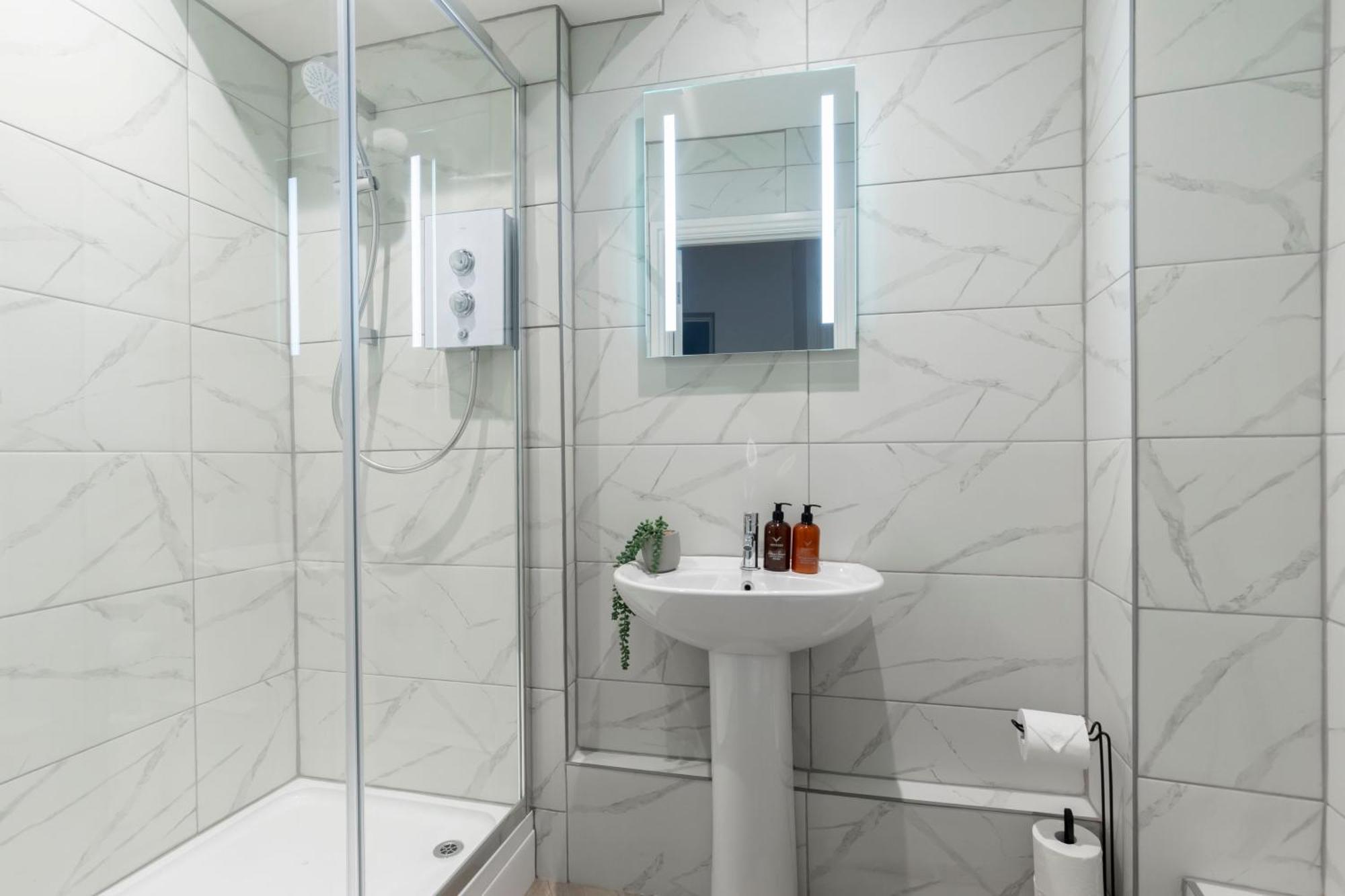 Apartment Modern In Historic Quays *