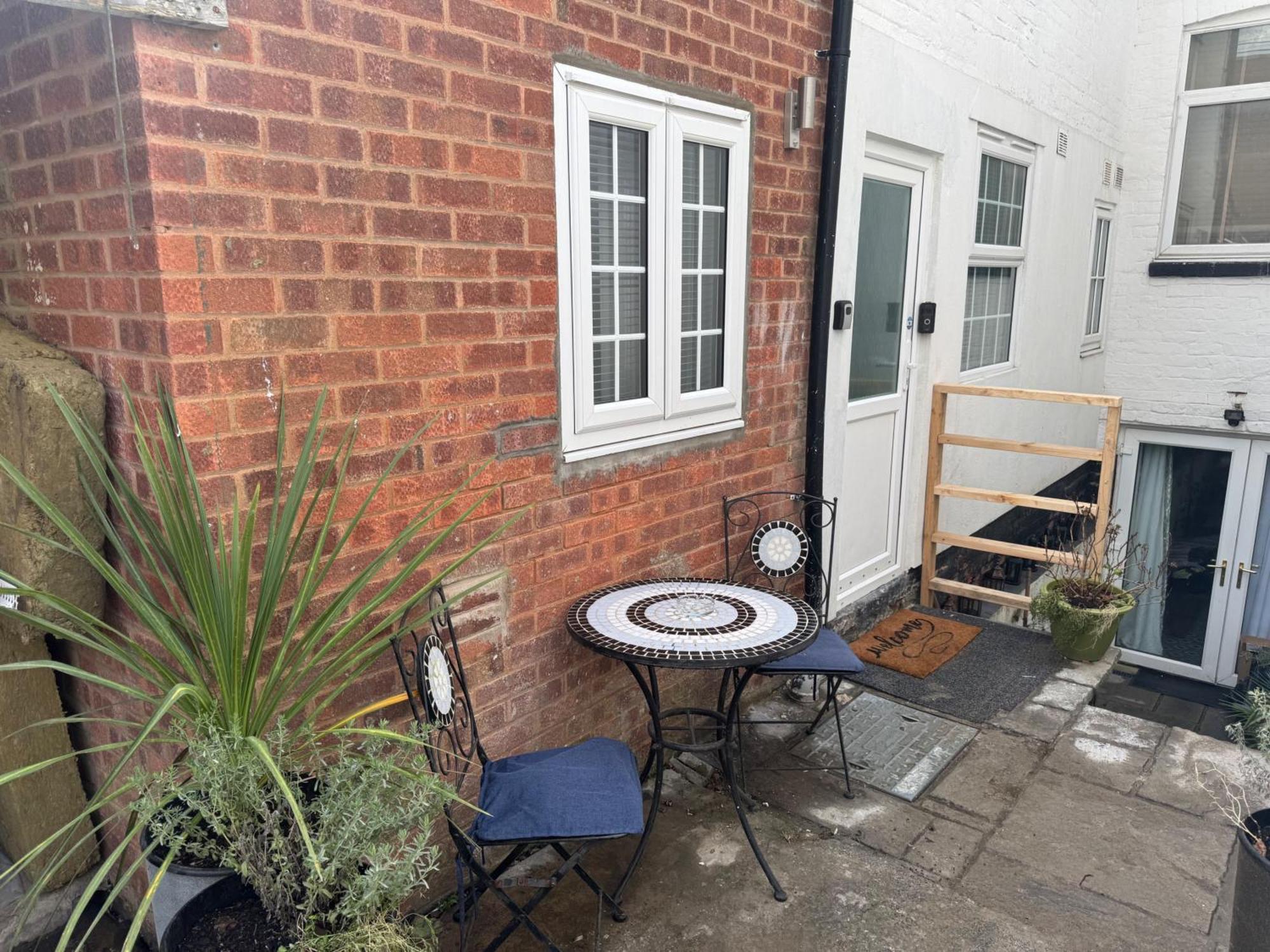 - - Sleeps 2 - Parking - 97ws Apartment *
