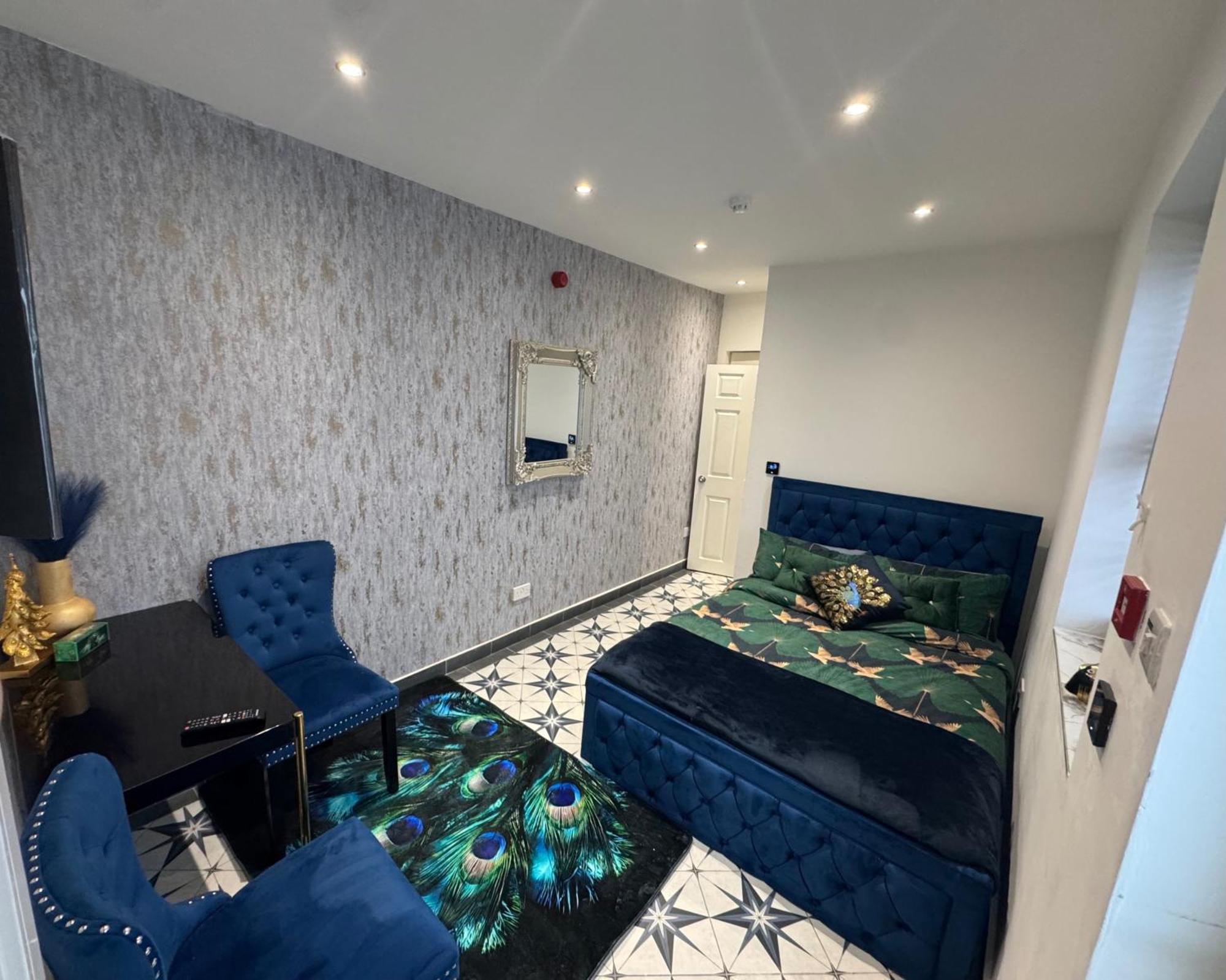 Apartment - - Sleeps 2 - Parking - 97ws