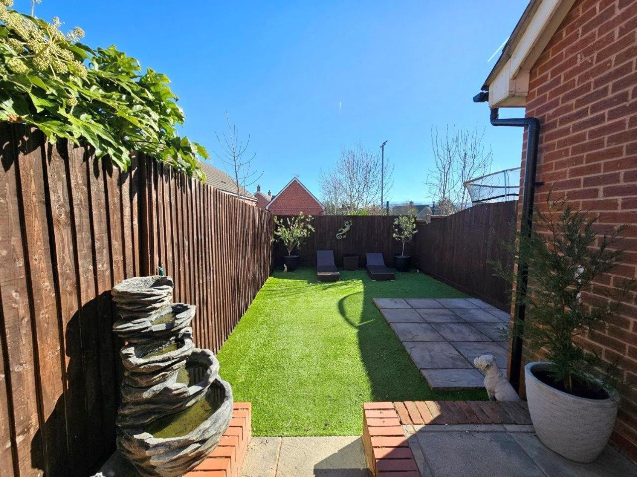 Boughton 3 Bed Semi By Fortuna Holiday home
