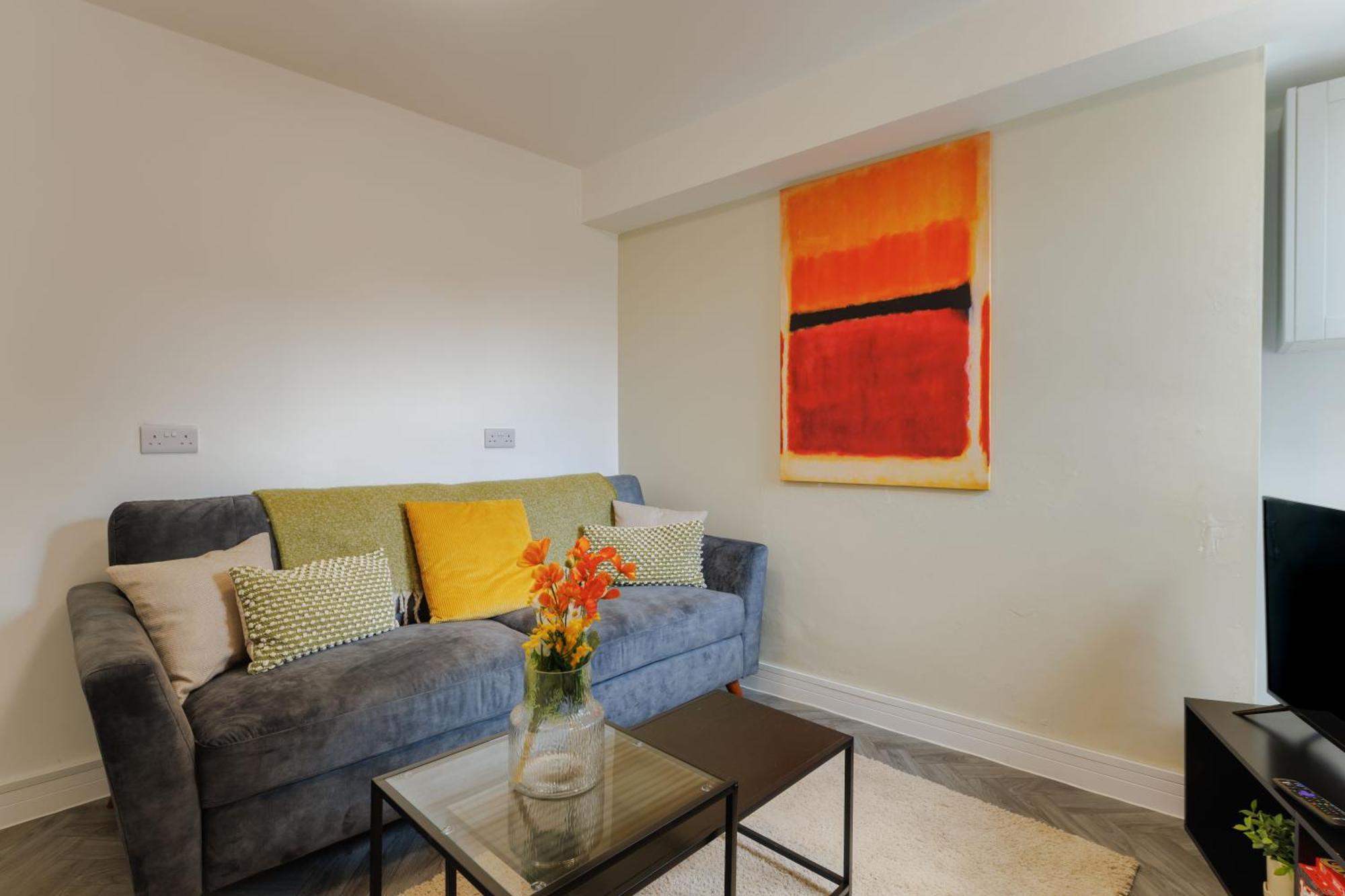 4 Bedroom, Sleeps 8, 3 Bathroom, Hot Tub, Wifi, Smart Tvs In Each 3 Min Walk To Kingsholm Stadium Apartment