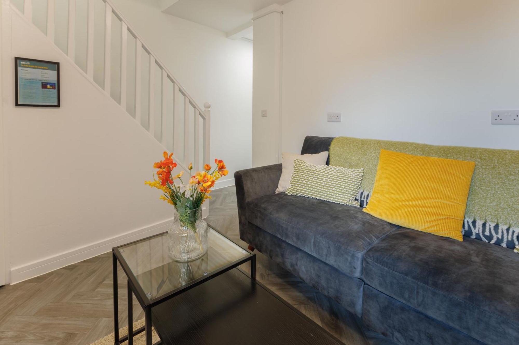Apartment 4 Bedroom, Sleeps 8, 3 Bathroom, Hot Tub, Wifi, Smart Tvs In Each 3 Min Walk To Kingsholm Stadium Gloucester