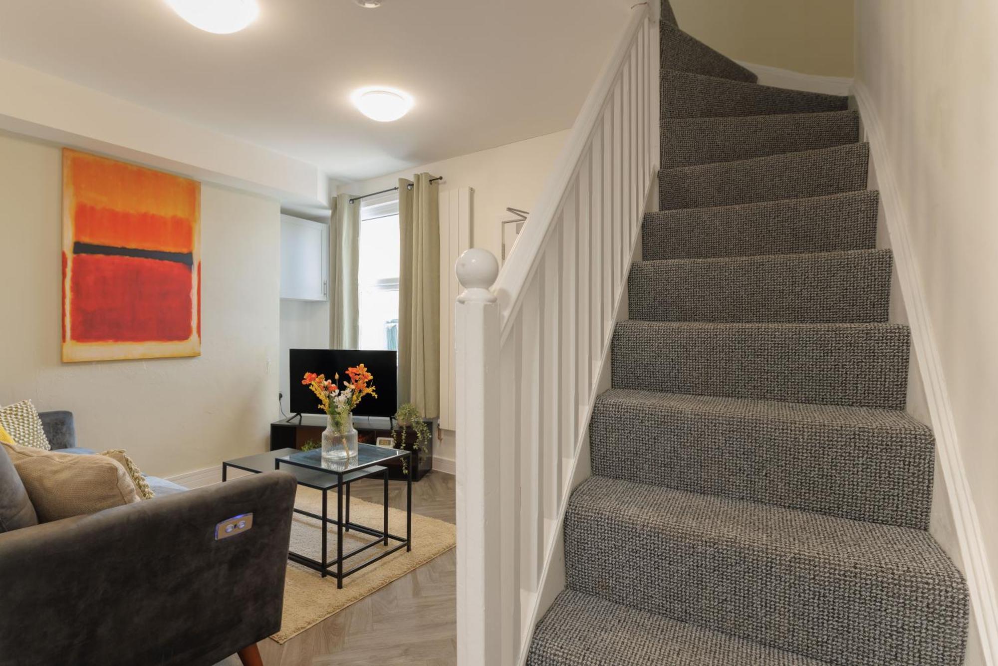 4 Bedroom, Sleeps 8, 3 Bathroom, Hot Tub, Wifi, Smart Tvs In Each 3 Min Walk To Kingsholm Stadium Apartment