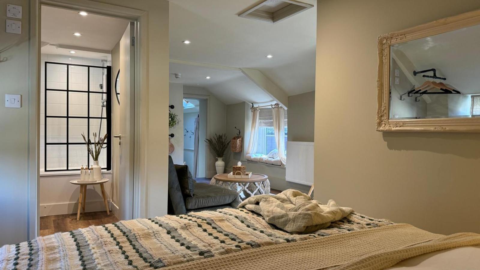 Bed & Breakfast Stables At The Black Horse Gloucester