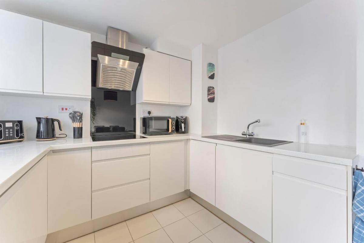 Cosy,gloucester!contractor,discounts,parkingwifi Gloucester