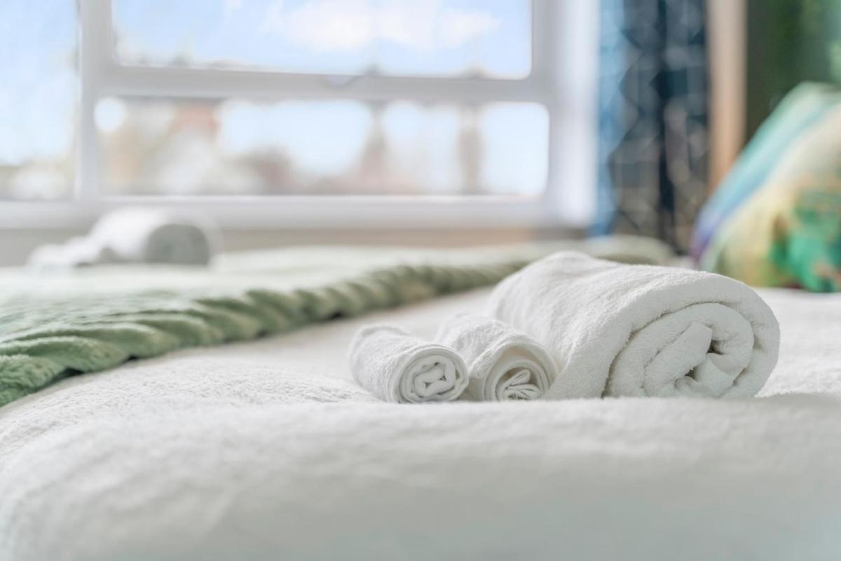 Cosy,gloucester!contractor,discounts,parkingwifi