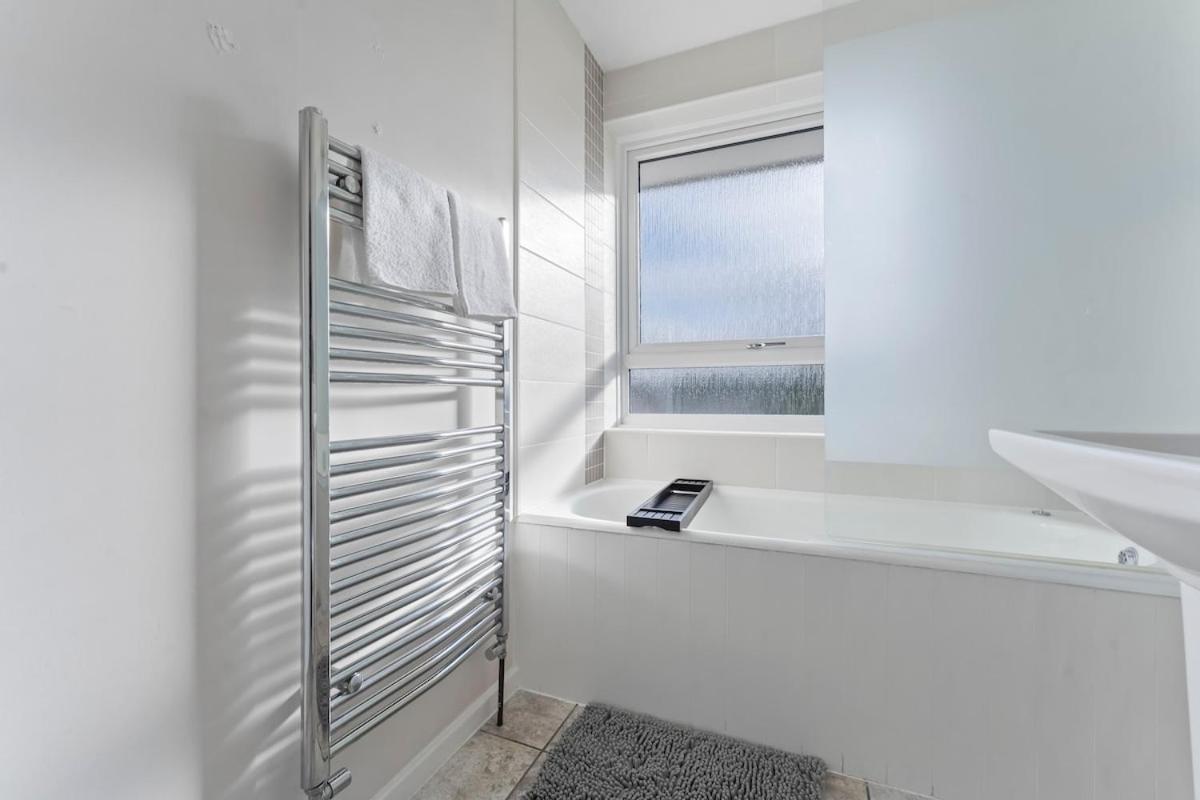 Holiday home Cosy,gloucester!contractor,discounts,parkingwifi *