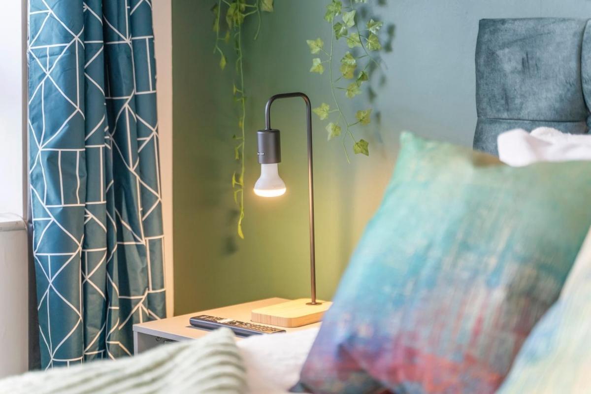 Holiday home Cosy,gloucester!contractor,discounts,parkingwifi *