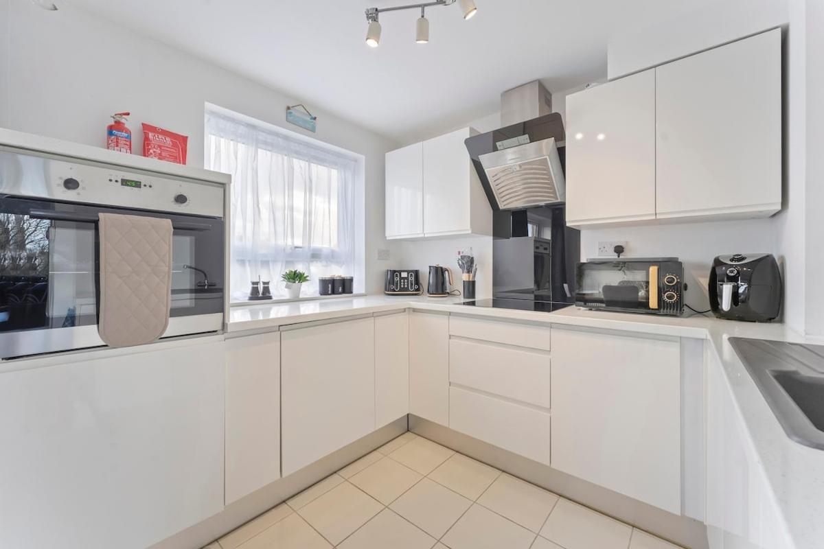 Cosy,gloucester!contractor,discounts,parkingwifi * Gloucester