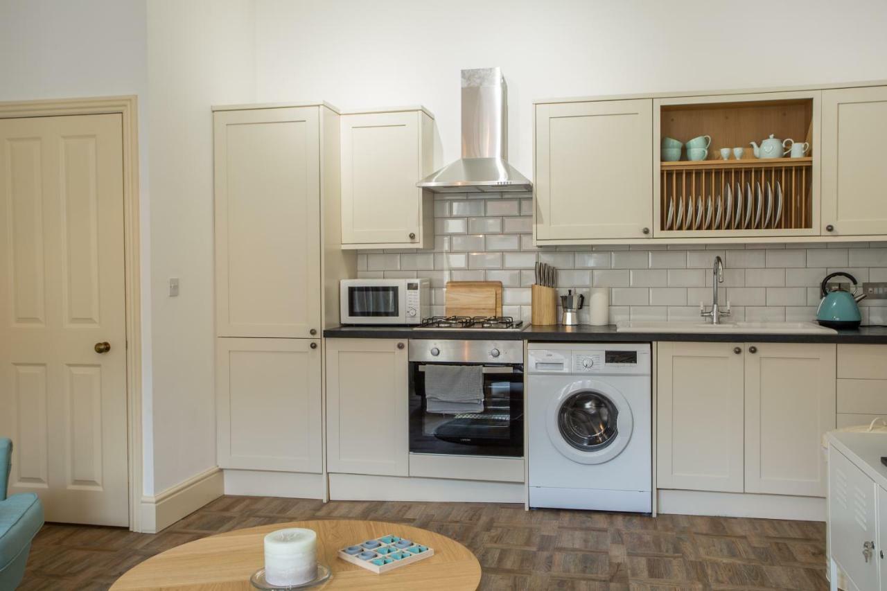 Stylish Close To Quays & Docks Apartment *