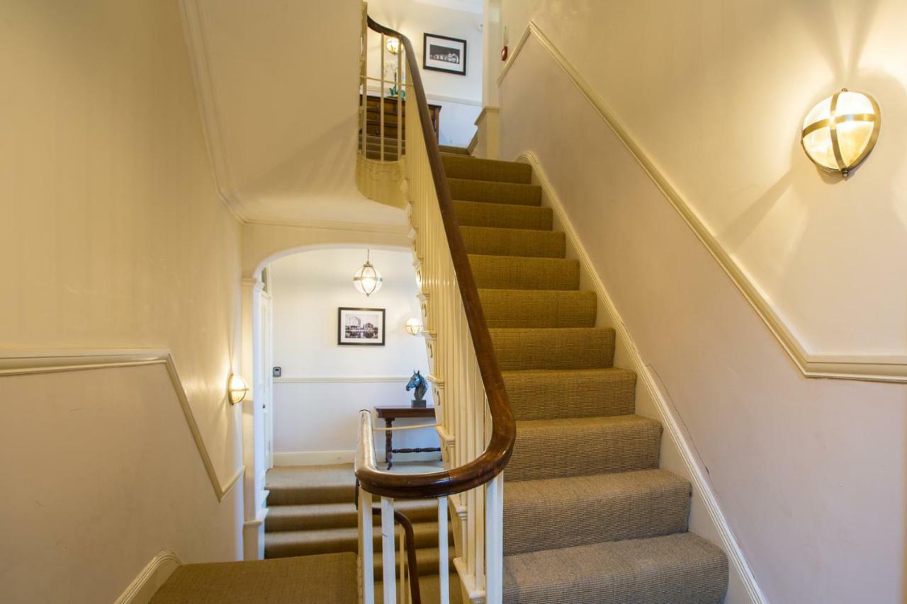 Stylish Close To Quays & Docks Apartment