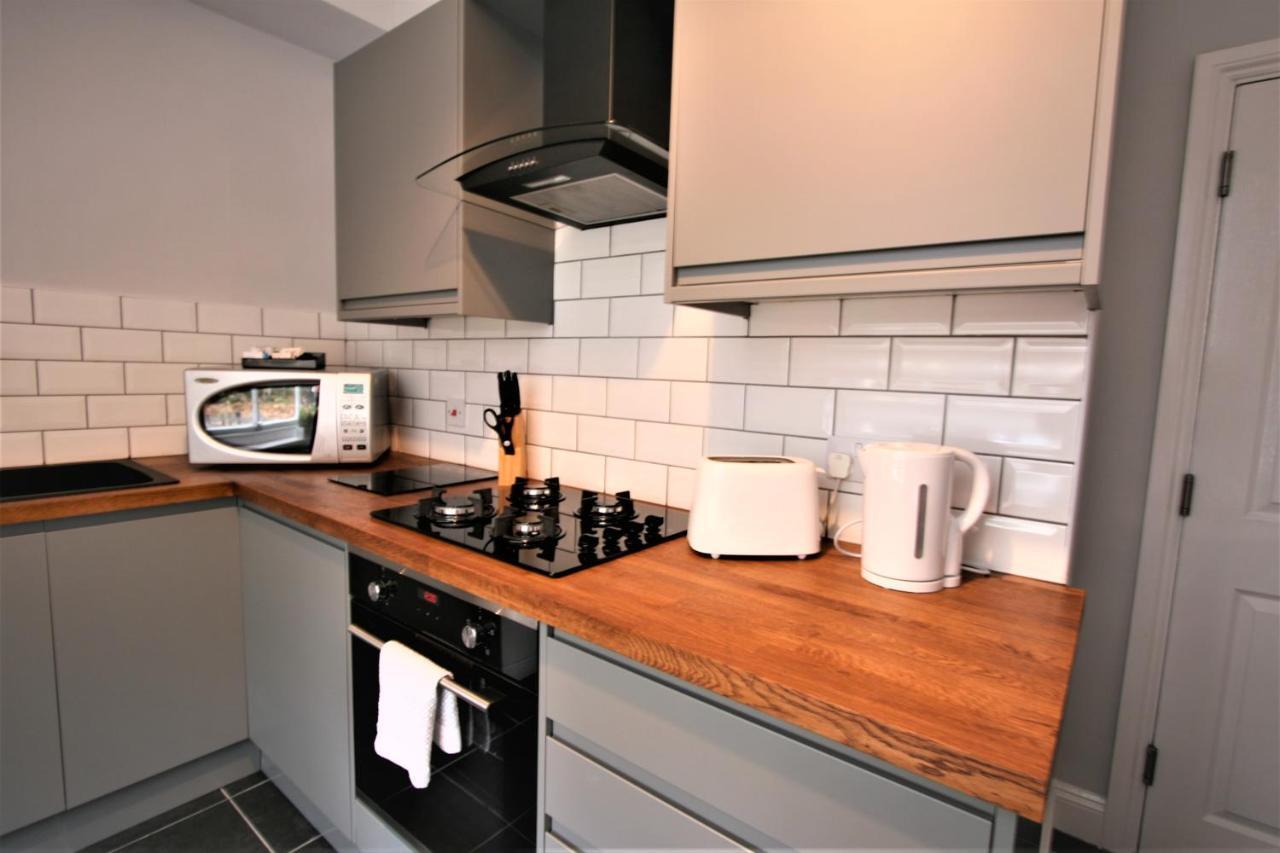 Apartment Nelson By The Docks Serviced By Roomsbooked *
