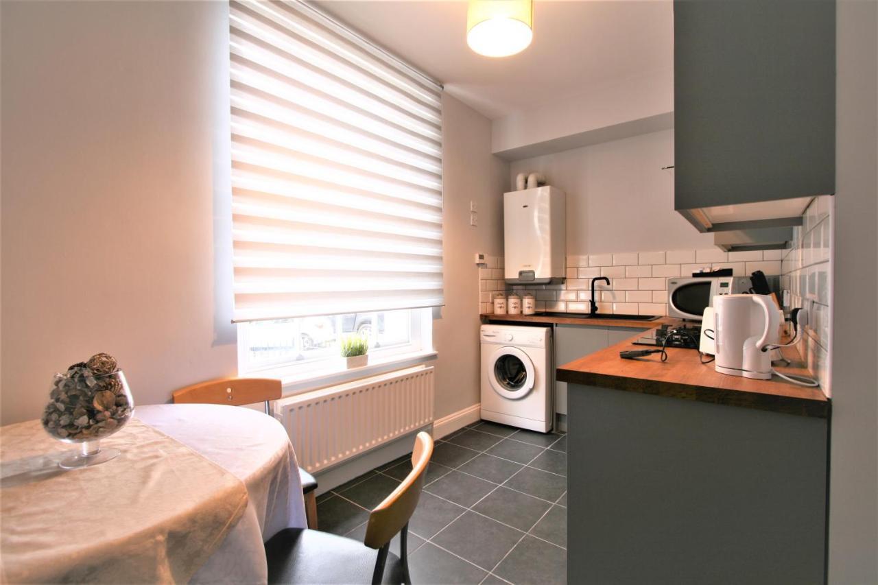 Nelson By The Docks Serviced By Roomsbooked Apartment Gloucester