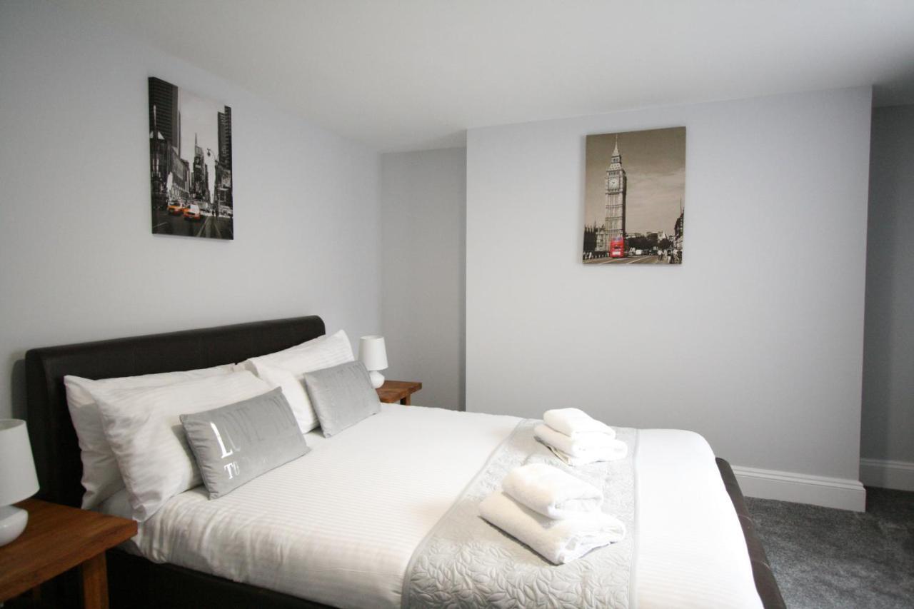 Apartment Nelson By The Docks Serviced By Roomsbooked *