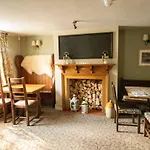 The Red Lion Arlingham