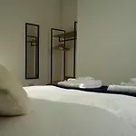 K Suites - Wellington Street 1