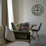 K Suites - Wellington Street 2