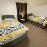 2 Bedroom Cottage Gloucester City Center