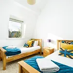 Lakeside Family Friendly Property Cw99