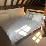 Cosy Cottage Next To Farmers Arms Country Pub.