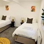 No 1 - Central Apartment