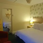 Edward Hotel