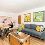 2 Spa Villas Gloucester