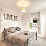 Entire 3 Bed House In Gloucester