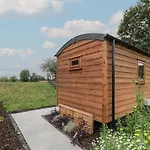Mooffitch Riverview Hut