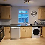 2 Bedroom Spacious Flat