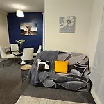 2 Bedroom Flat In Gloucester