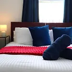 Brand New Modern Apartments Steps From Gloucester Quays