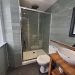 New County Hotel & Serviced Apartments By Roomsbooked