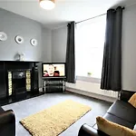 Nelson By The Docks Serviced Apartments By Roomsbooked