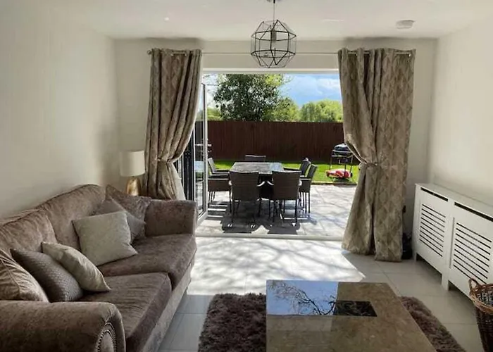 Larks Cottage With Hot Tub Pool Table And Sky