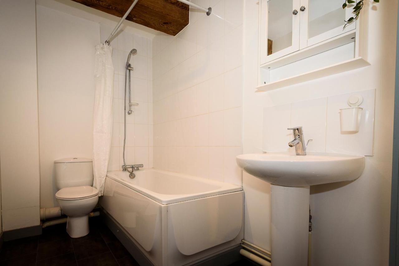 Fabulous 2 Bedroom, 2 Bathroom Executive Close To Docks Gloucester