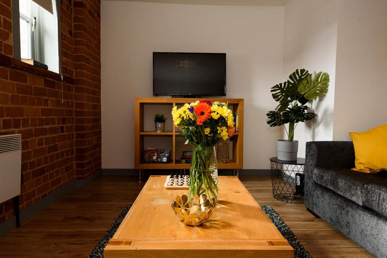 Fabulous 2 Bedroom, 2 Bathroom Executive Close To Docks