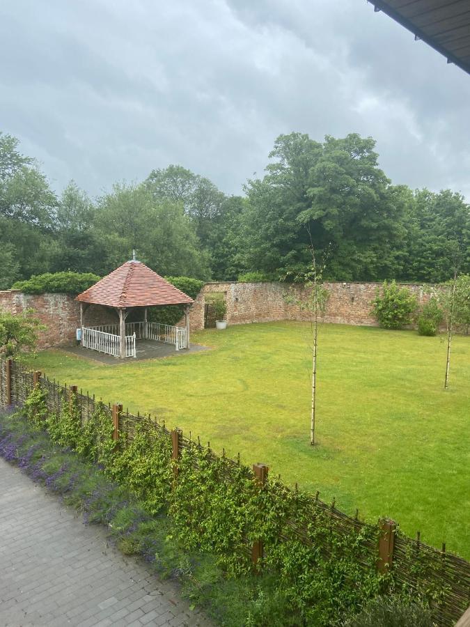 Country house Hatherley Manor & Gloucester