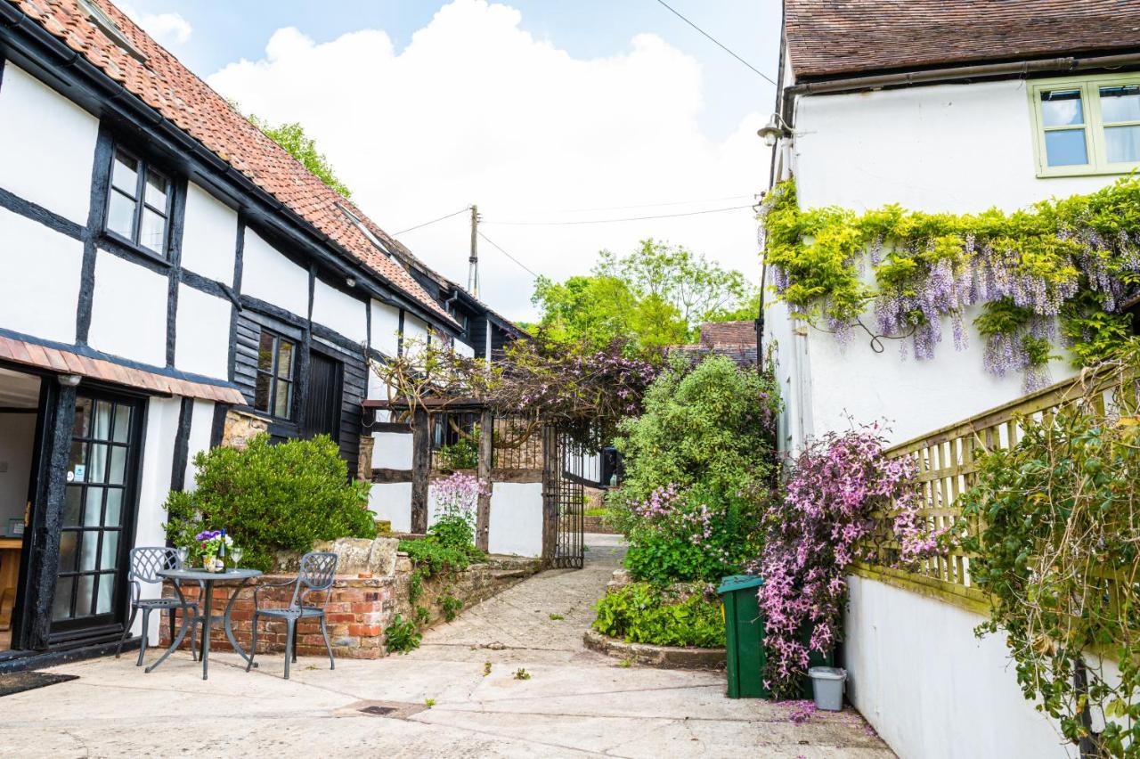The Old Farm Holiday home Gloucester