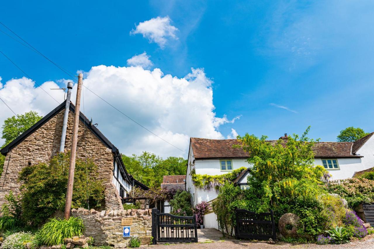 The Old Farm * Gloucester