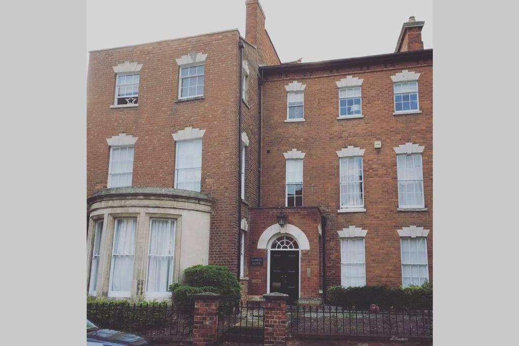 Apartment Contemporary Near Quays&docks