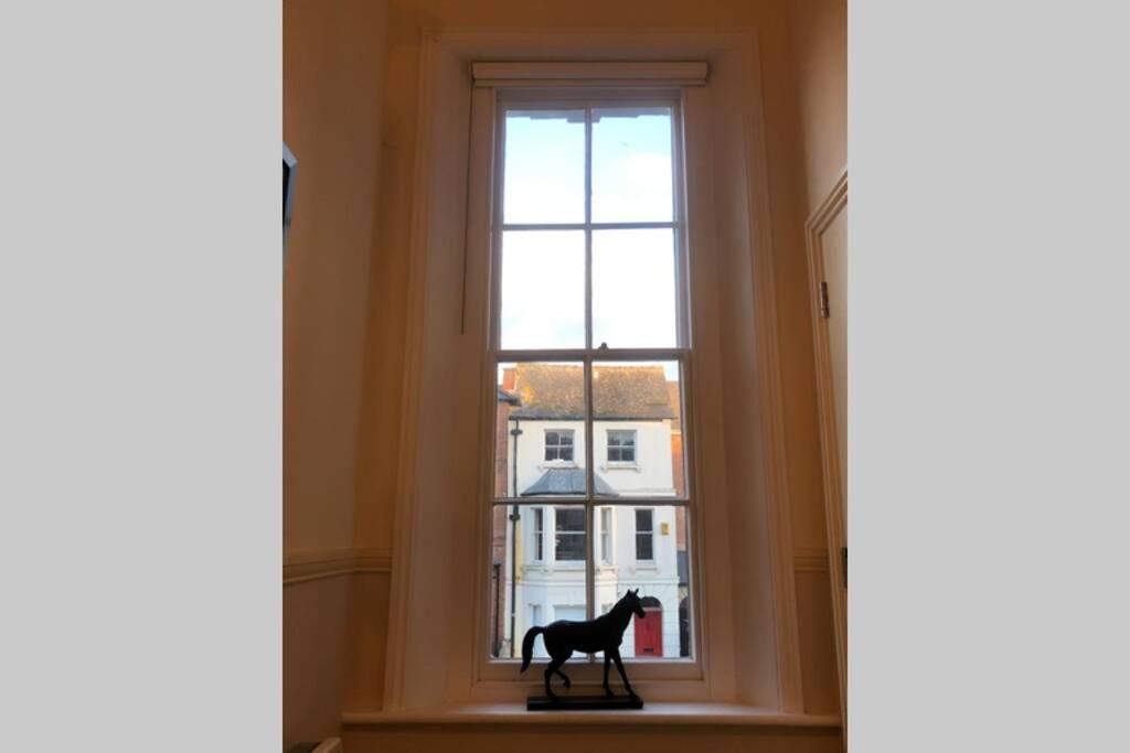 Contemporary Near Quays&docks