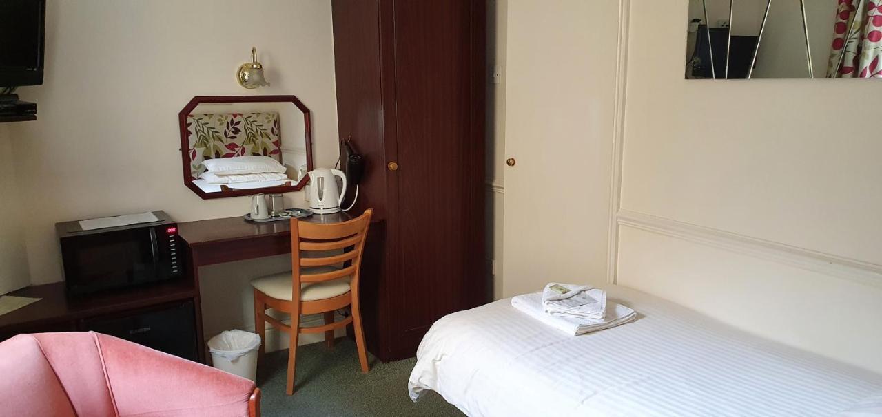 Edward Hotel