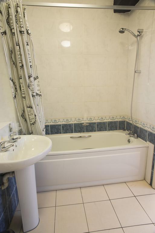 Khách sạn The New By Roomsbooked 3*