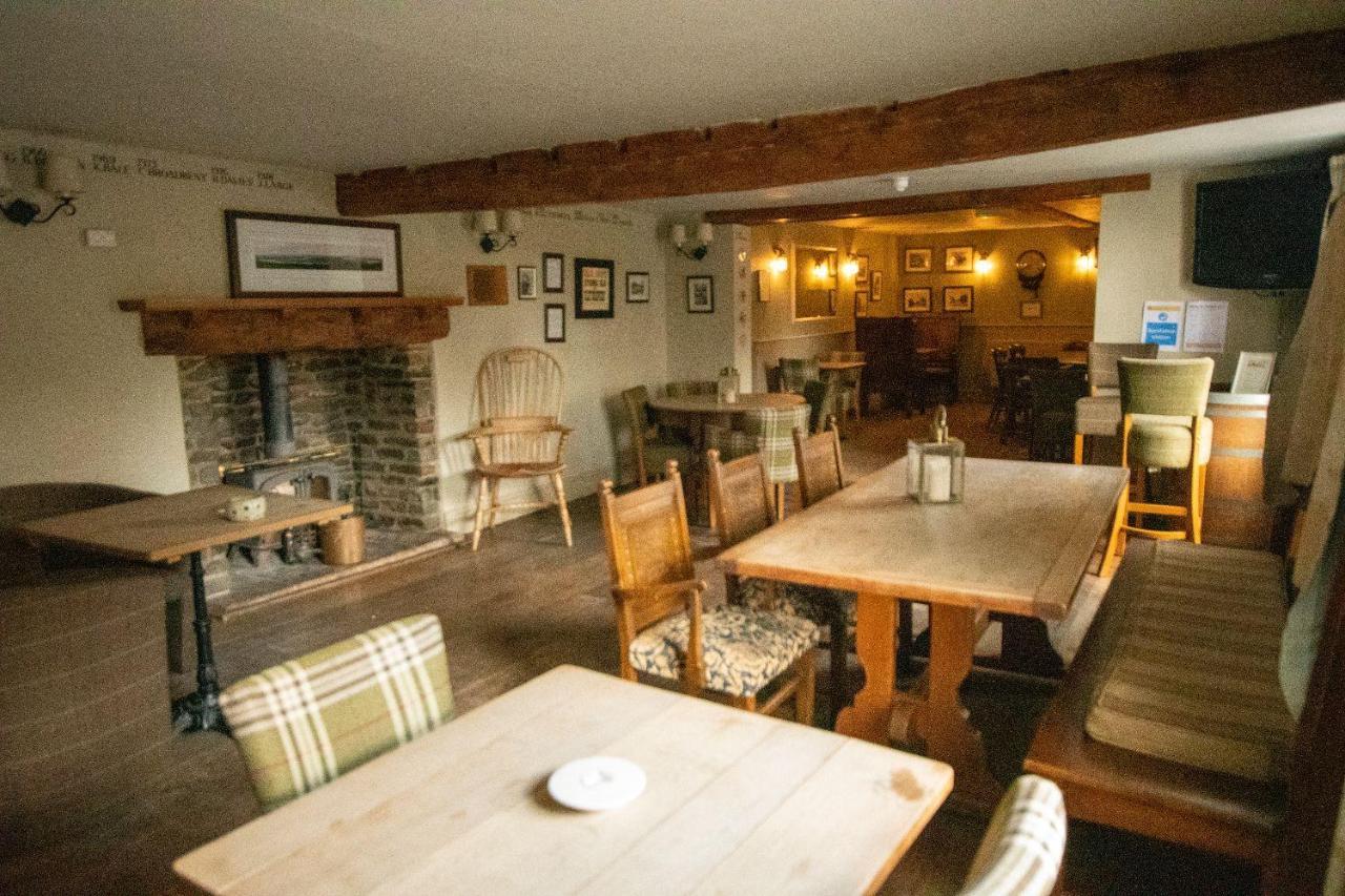 Inn The Red Lion Arlingham