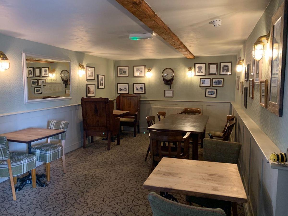 The Red Lion Arlingham Inn