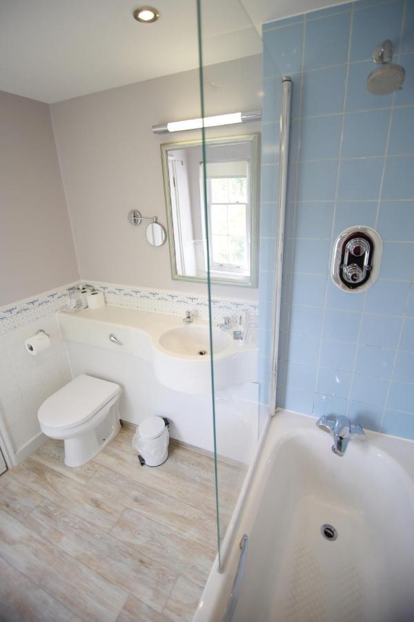 Mercure Bowden Hall Hotel 4*